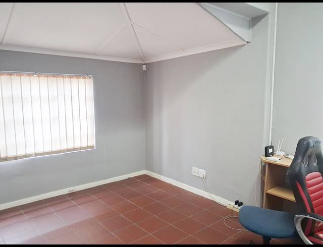 100M² OFFICE RENTED IN NEWTON PARK